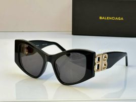 Picture of Balenciga Sunglasses _SKUfw55531912fw